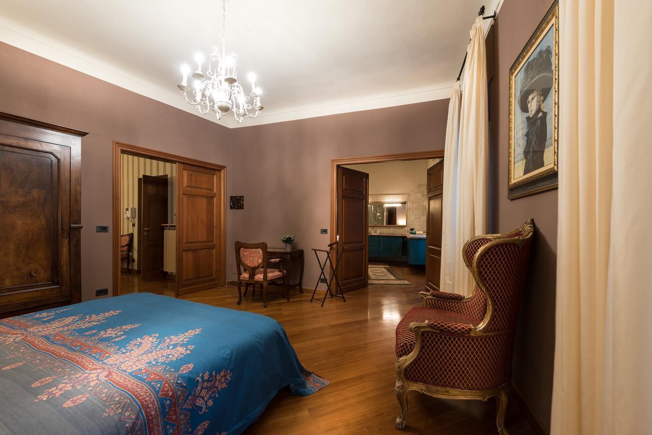 Casa Asso Di Coppe B&B Alba  Buitenkant foto