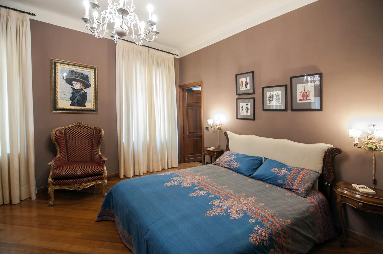 Casa Asso Di Coppe B&B Alba  Buitenkant foto