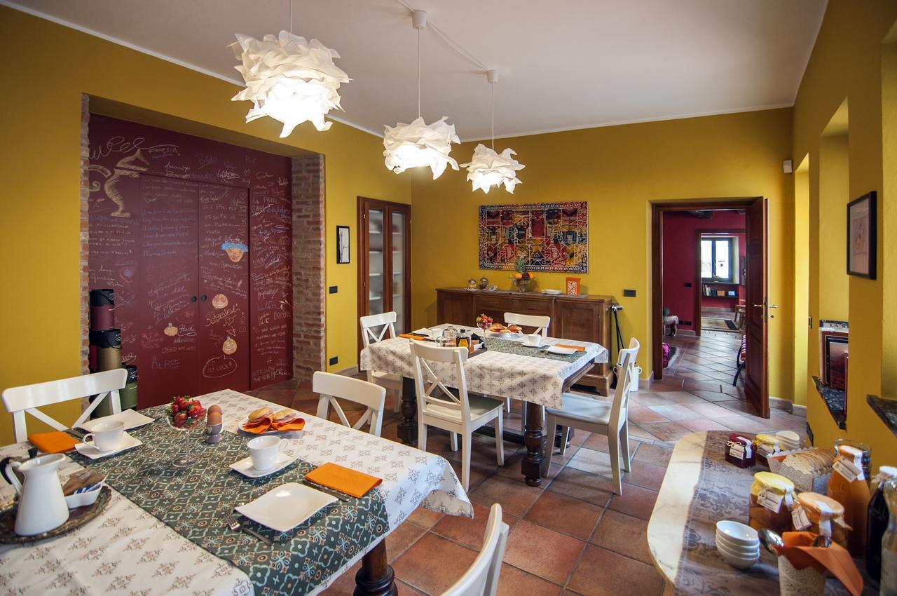 Casa Asso Di Coppe B&B Alba  Buitenkant foto