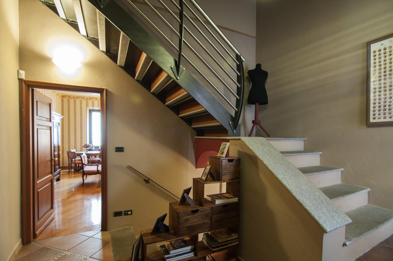 Casa Asso Di Coppe B&B Alba  Buitenkant foto
