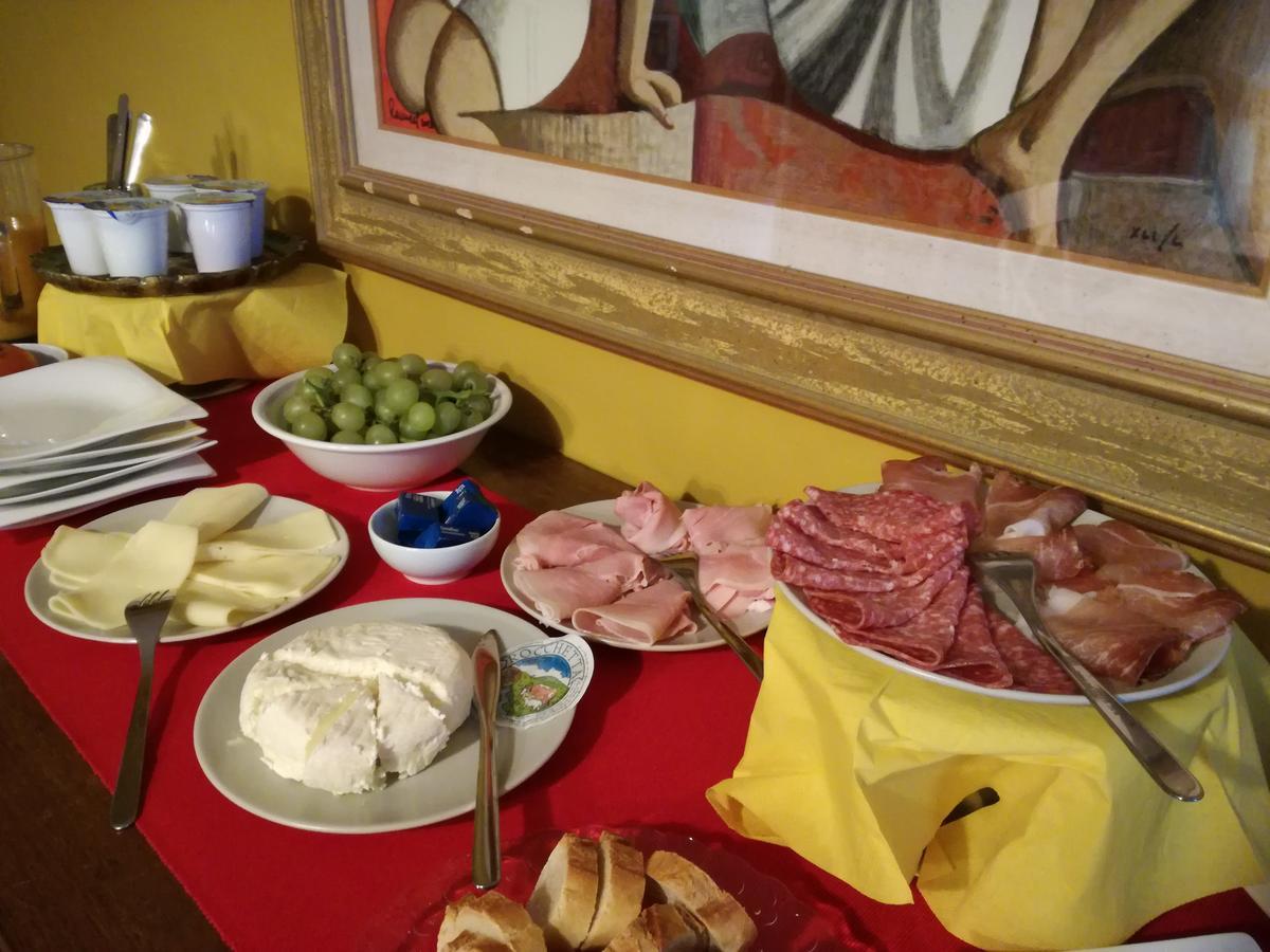 Casa Asso Di Coppe B&B Alba  Buitenkant foto
