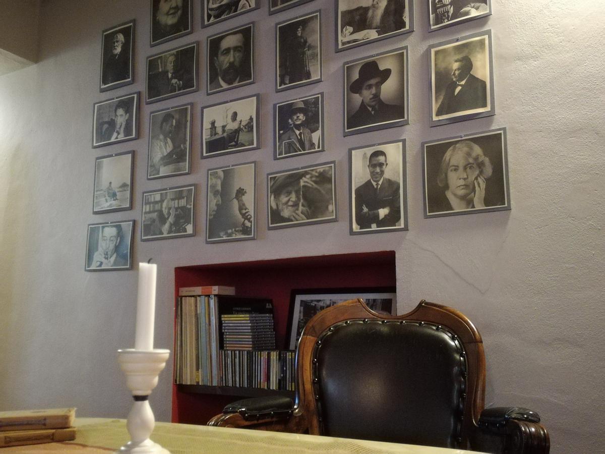 Casa Asso Di Coppe B&B Alba  Buitenkant foto