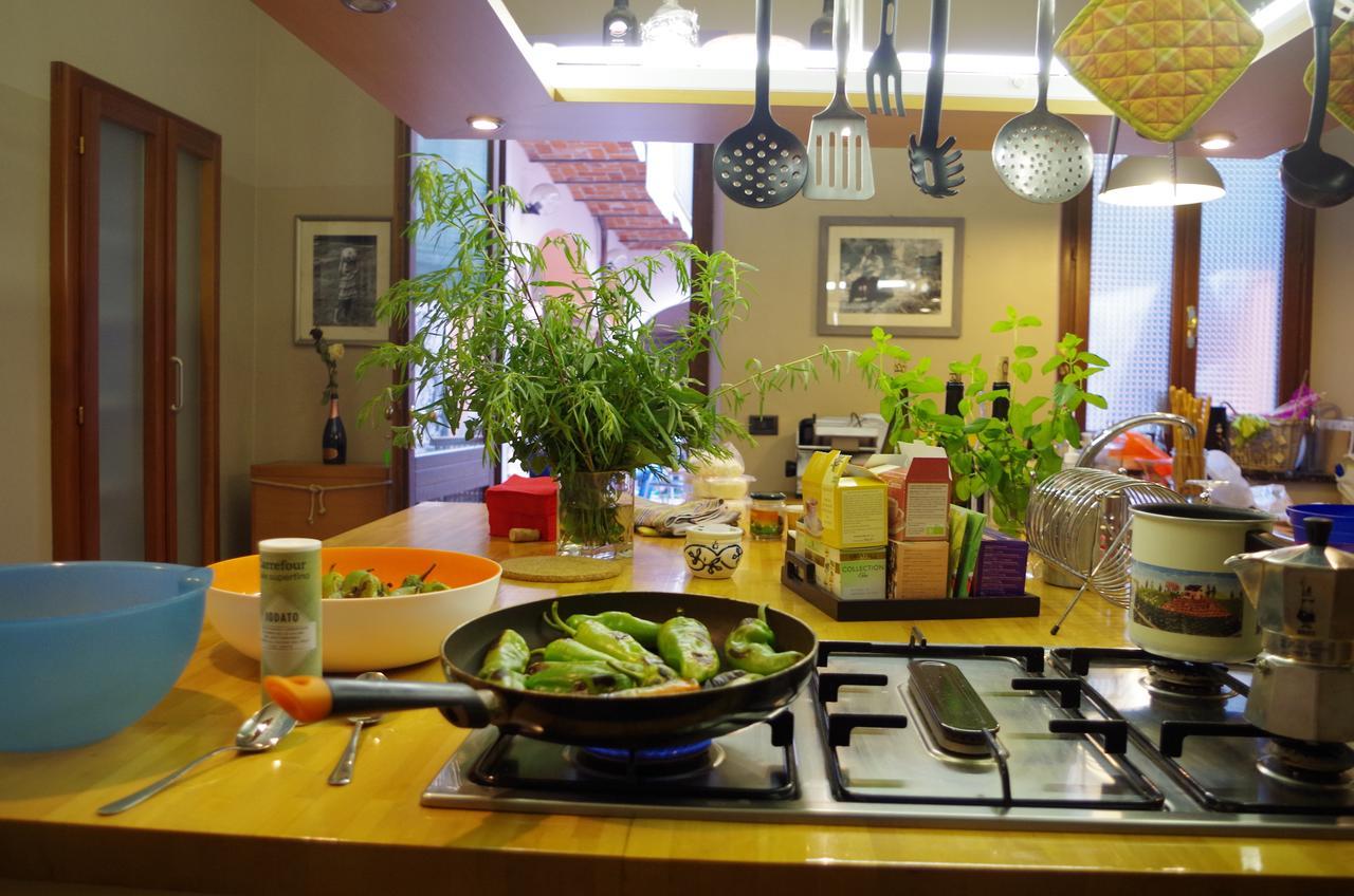 Casa Asso Di Coppe B&B Alba  Buitenkant foto