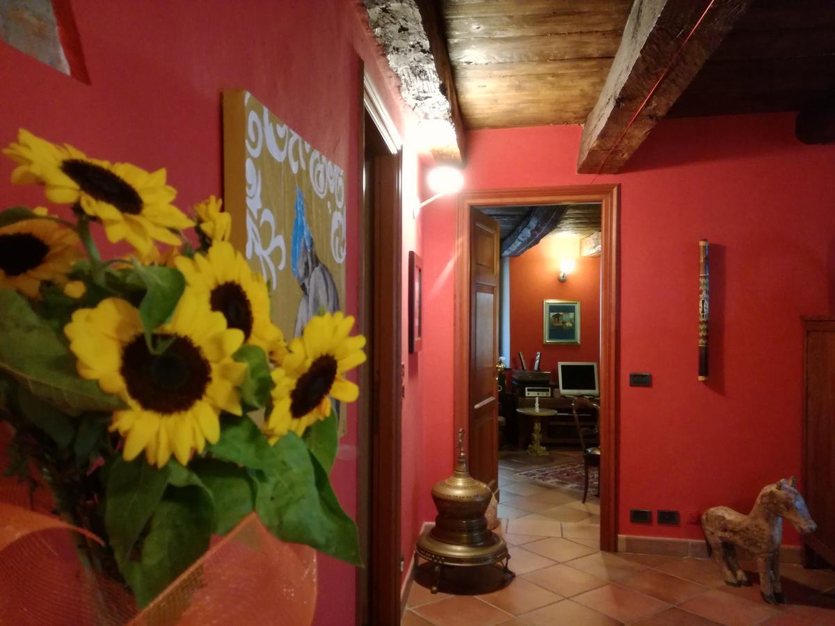 Casa Asso Di Coppe B&B Alba  Buitenkant foto
