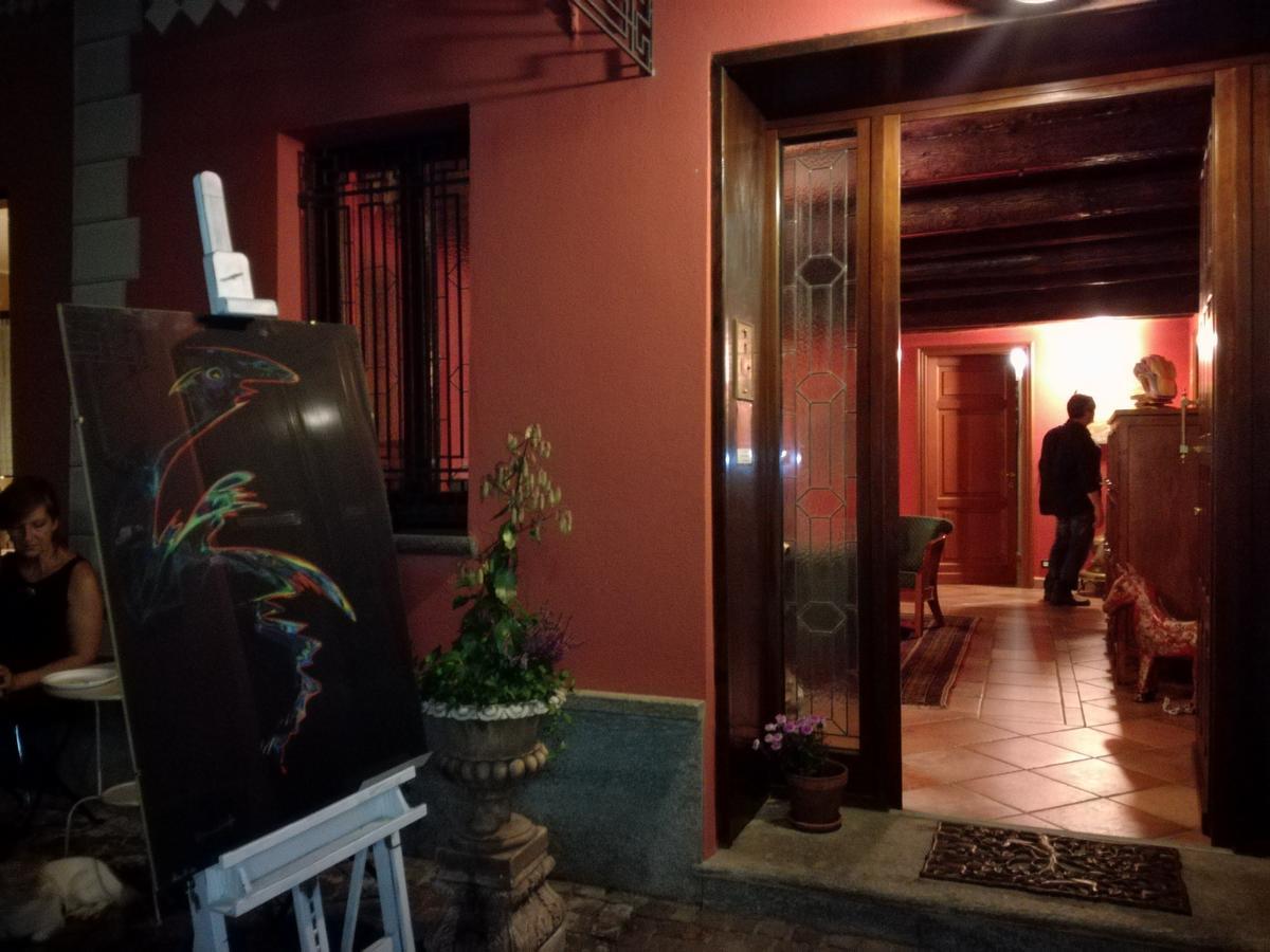 Casa Asso Di Coppe B&B Alba  Buitenkant foto