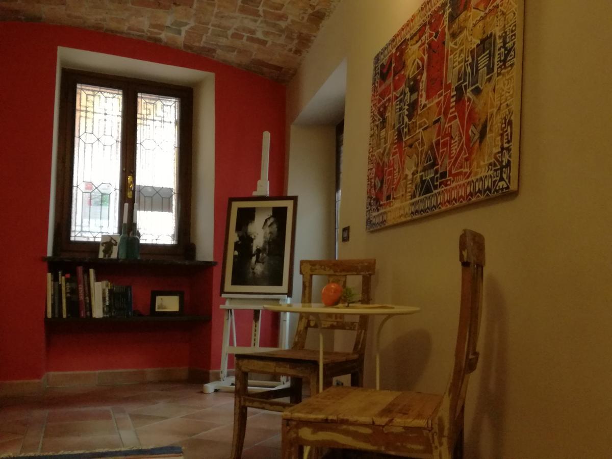 Casa Asso Di Coppe B&B Alba  Buitenkant foto