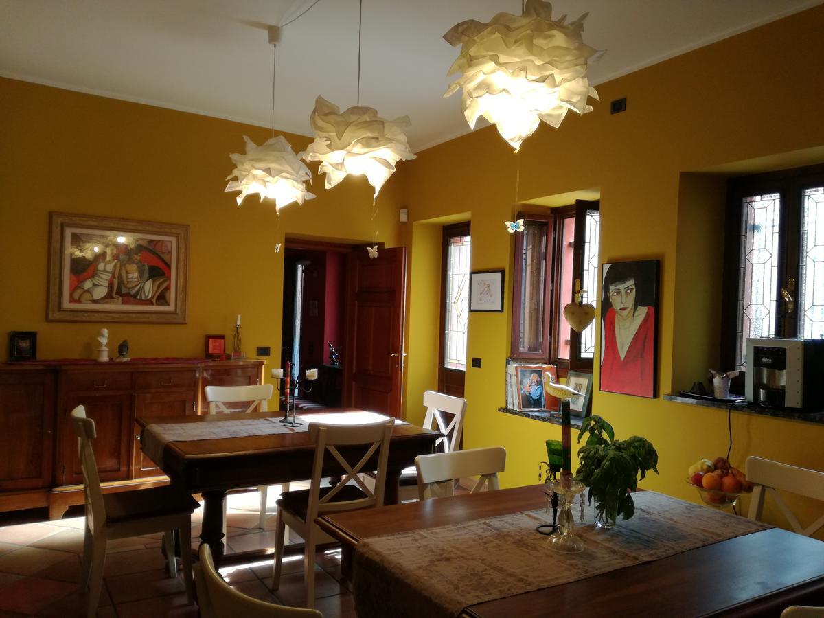 Casa Asso Di Coppe B&B Alba  Buitenkant foto